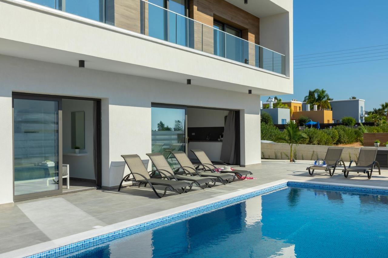 Villa Andre, Walking Distance To Coral Bay Peyia Luaran gambar